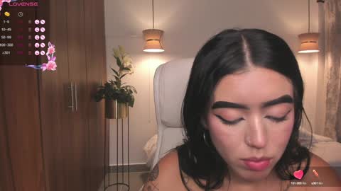 Snapshot of zoee_jackson chatting on December 2024 11:02:02 PM zoee jackson online show from December 2024 11:02:02 PM