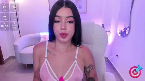 Snapshot of zoee_jackson chatting on March 2025 06:58:02 PM zoee jackson online show from March 2025 06:58:02 PM