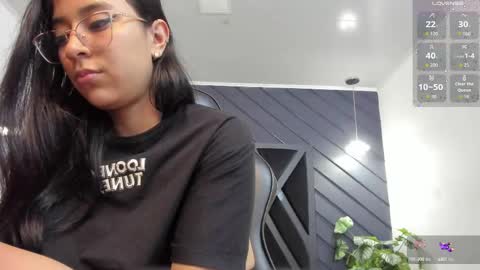 Snapshot of zoee_martins_ chatting on September 2025 06:10:01 PM Zoe 3 online show from September 2025 06:10:01 PM