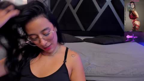 Snapshot of zoee_martins_ chatting on October 2025 06:07:01 PM Zoe 3 online show from October 2025 06:07:01 PM