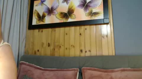 Zoee online show from September 2025 11:30:01 PM