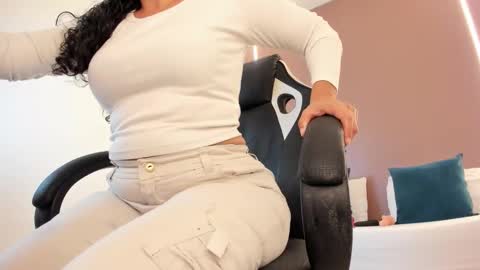 zoee_zi online show from March 2026 12:27:02 PM