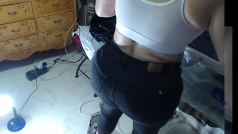 zoeecruz online show from February 2025 08:18:01 PM