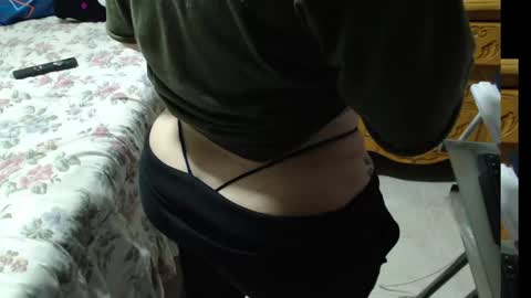 zoeecruz online show from February 2025 01:28:02 PM