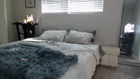 zoeemonroe online show from October 2025 02:18:02 PM