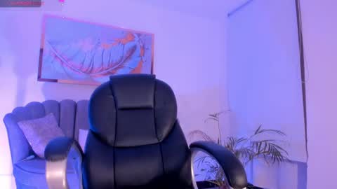 Zoe Presley  online show from October 2025 04:55:01 AM