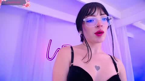 Snapshot of zoeroux_ chatting on October 2025 10:42:02 PM Zoe online show from October 2025 10:42:02 PM