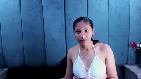 Snapshot of zoesmiitt chatting on June 2026 01:03:02 PM zoesmiitt online show from June 2026 01:03:02 PM