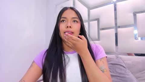 ZoeSwam online show from December 2025 02:05:01 AM