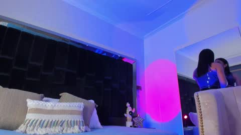 zoevidal_ online show from March 2025 11:47:02 AM