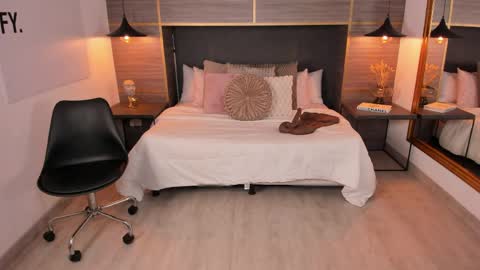 ZOE online show from April 2026 12:28:01 PM