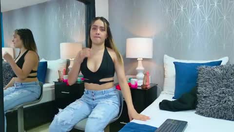 ZoeWilliis online show from April 2026 12:21:01 PM