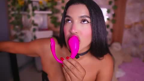 zoey fox  online show from June 2026 01:06:01 AM