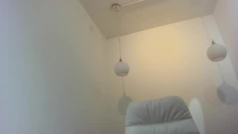 Snapshot of zooee_p chatting on December 2024 11:43:01 AM Zooe online show from December 2024 11:43:01 AM