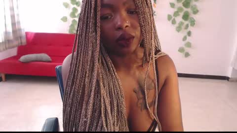 Snapshot of zooee_p chatting on September 2025 02:30:01 PM Zooe online show from September 2025 02:30:01 PM