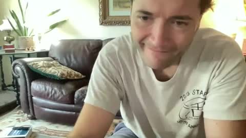 Snapshot of zorakload chatting on October 2025 03:31:02 PM Jesse online show from October 2025 03:31:02 PM