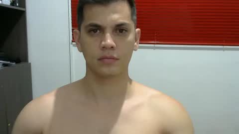 zoro_00 online show from February 2026 11:52:02 PM