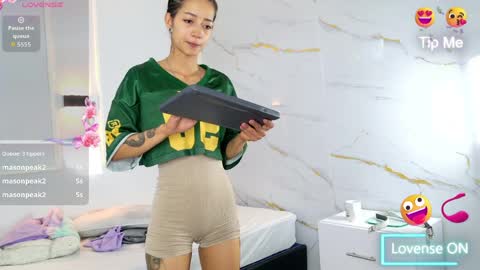 Violeta online show from April 2026 12:43:01 PM