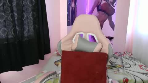 zulemapiel online show from February 2026 01:47:01 PM