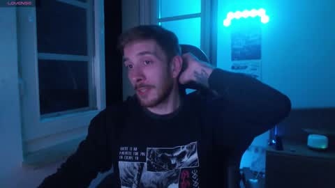 Zuzmoe online show from November 2025 09:16:01 PM