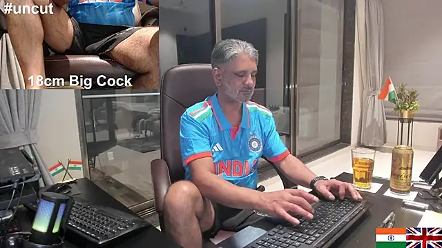OnlineBossUK online show from January 2025 09:22:01 PM