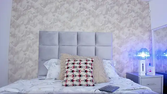 Snapshot of elizabeth_coleman chatting on September 2025 08:31:01 PM elizabeth coleman online show from September 2025 08:31:01 PM