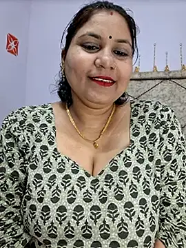 MOM-SUN-COUPLE online show from February 2025 05:13:02 PM
