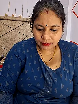 MOM-SUN-COUPLE online show from February 2025 08:11:02 PM