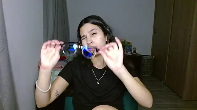 mia  lopez  online show from October 2025 01:17:02 AM