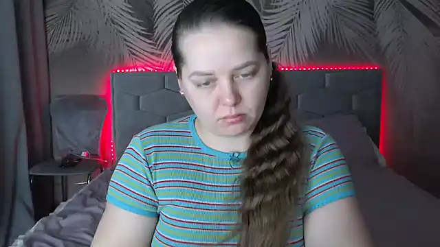 uliastar online show from February 2025 04:37:01 AM