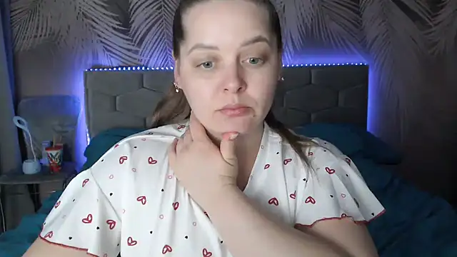 uliastar online show from March 2025 01:18:02 PM