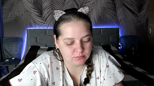 uliastar online show from November 2025 08:57:01 AM