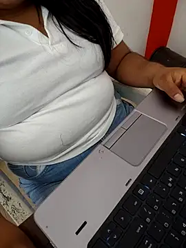 Snapshot of FerLu8 chatting on April 2026 04:58:02 PM FerLu8 online show from April 2026 04:58:02 PM