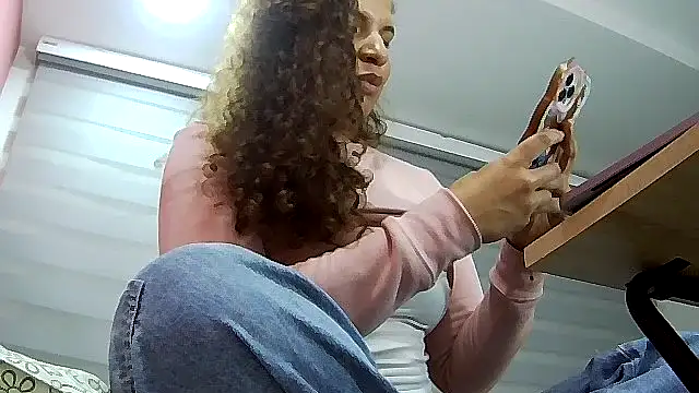 gatubelahot online show from November 2025 12:30:01 AM