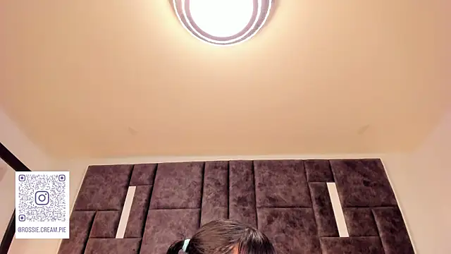 Petit-Rosse online show from March 2025 11:38:01 PM