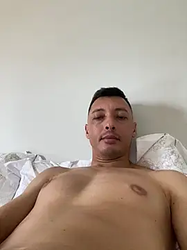 alexsandropllt online show from February 2026 07:26:01 PM