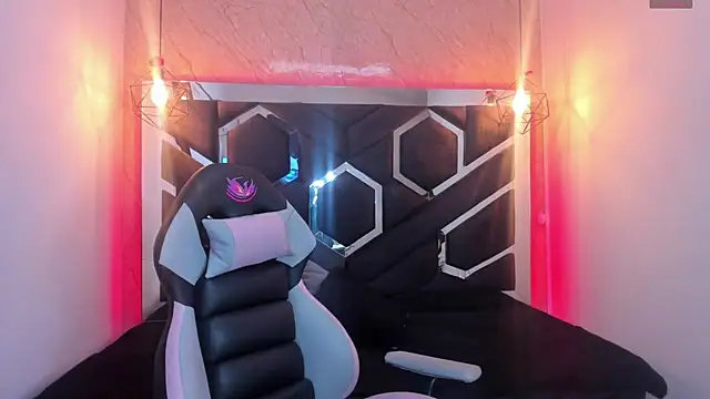 lilith nv online show from February 2025 11:28:02 AM