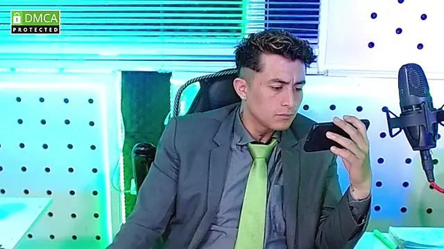 Darko0717 online show from October 2025 01:44:02 PM