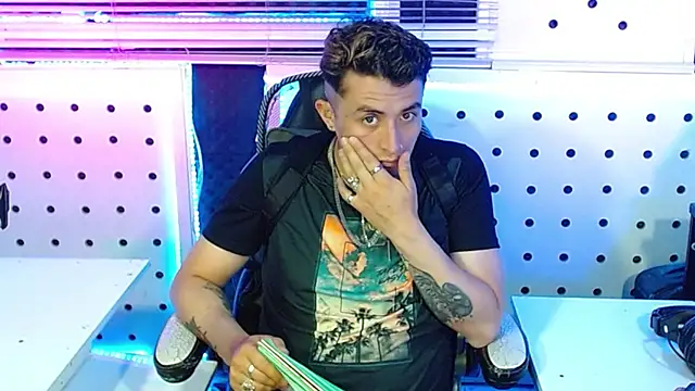 Darko0717 online show from November 2025 09:57:01 PM