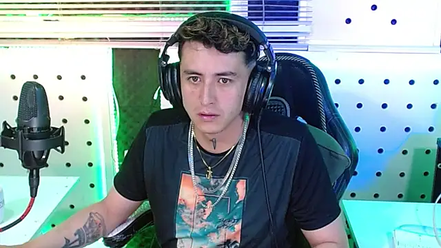 Darko0717 online show from November 2025 11:36:02 PM