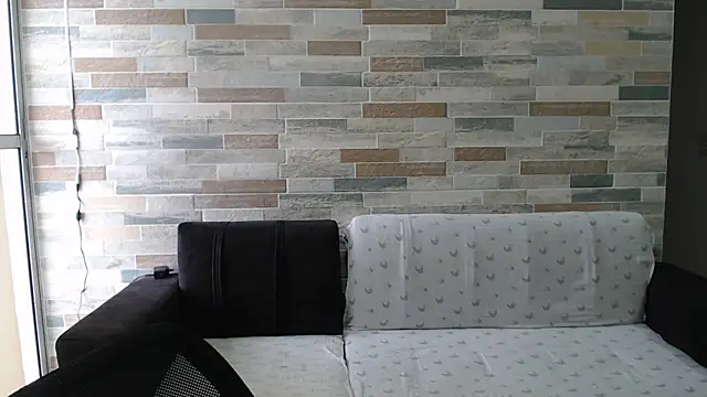 Snapshot of MommyMiaWs chatting on October 2025 01:08:01 PM MommyMiaWs online show from October 2025 01:08:01 PM