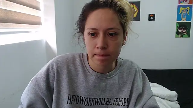 Snapshot of MommyMiaWs chatting on October 2025 02:05:01 PM MommyMiaWs online show from October 2025 02:05:01 PM