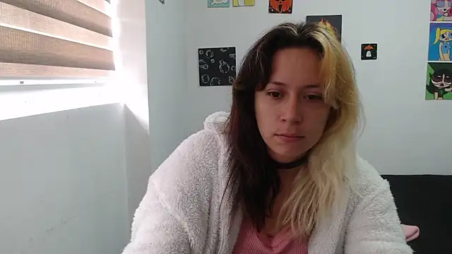 Snapshot of MommyMiaWs chatting on October 2025 01:12:01 PM MommyMiaWs online show from October 2025 01:12:01 PM