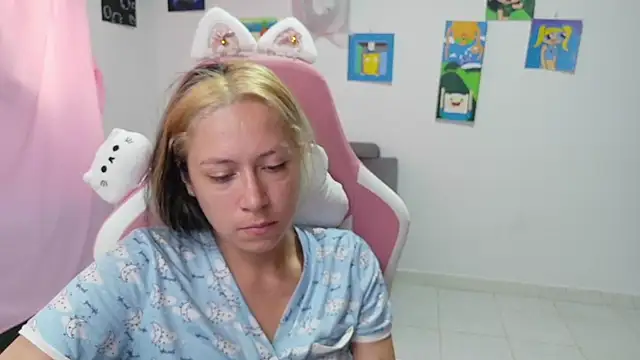 MommyMiaWs online show from February 2026 02:01:02 PM