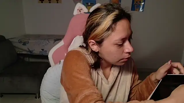 MommyMiaWs online show from May 2026 01:18:02 PM