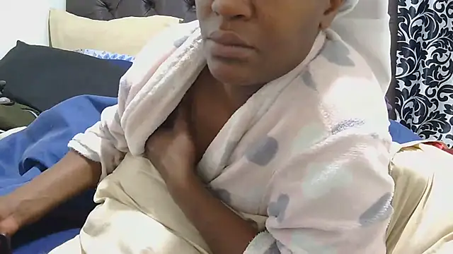 Snapshot of sluttylaura21 chatting on June 2026 04:57:01 AM sluttylaura21 online show from June 2026 04:57:01 AM