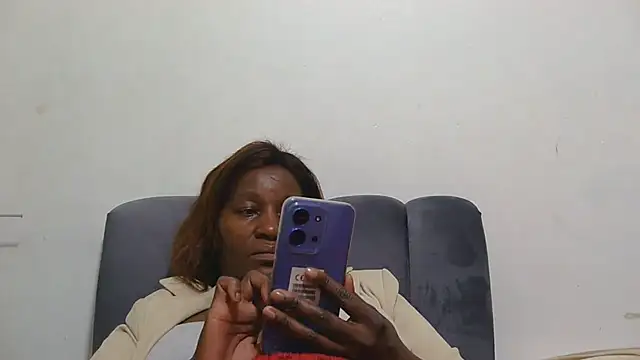 Snapshot of sluttylaura21 chatting on June 2026 05:17:02 PM sluttylaura21 online show from June 2026 05:17:02 PM