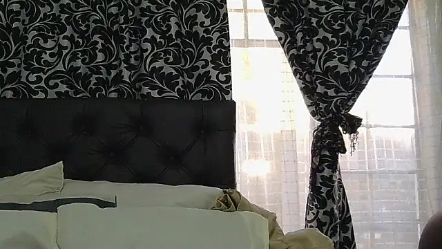 Snapshot of sluttylaura21 chatting on July 2026 06:30:01 AM sluttylaura21 online show from July 2026 06:30:01 AM