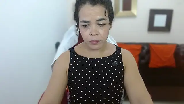 Abril Beltran  online show from September 2025 07:16:01 PM