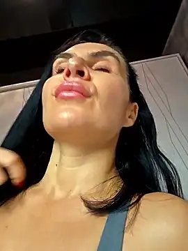 XeniaBlu online show from November 2025 07:40:01 AM